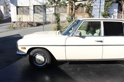 売約済み 1976年式 W115 230.4 - オールドメルセデスベンツ専門